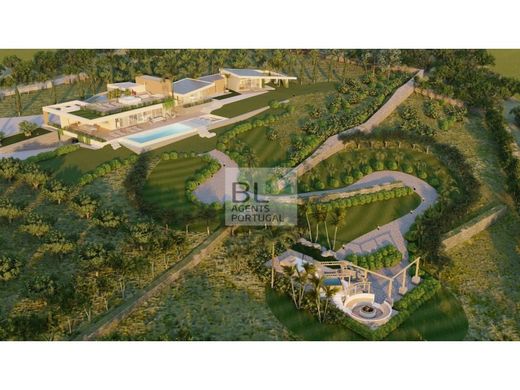 Участок, Лола, Loulé