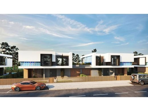 Casa en Aroeira, Almada