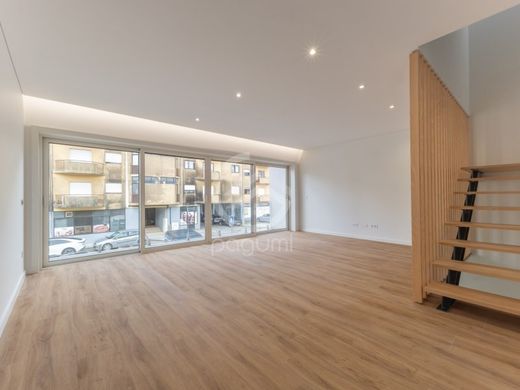 Chalet Pareado en Lousada, Oporto