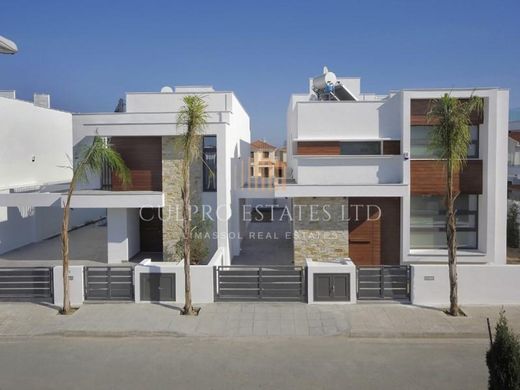 Luxury home in Dhekelia, Xylotýmvou