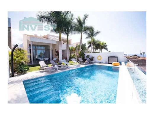 Semidetached House in Adeje, Province of Santa Cruz de Tenerife