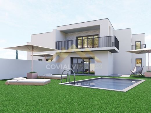 ‏וילה רב-משפחתית ב  Covilhã, Distrito de Castelo Branco