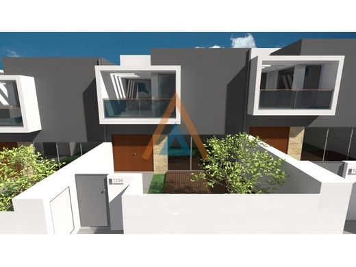 Semidetached House in Santa Maria da Feira, Aveiro