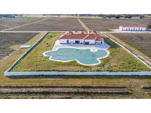 Boerderij in Redondo, Distrito de Évora