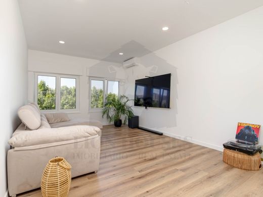 Apartment / Etagenwohnung in Setúbal, Distrito de Setúbal