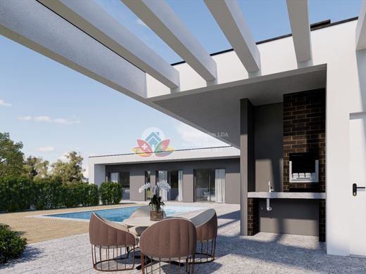 Einfamilienhaus in Caldas da Rainha, Distrito de Leiria