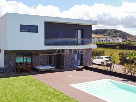 Ribeira Grande, Azoresの高級住宅