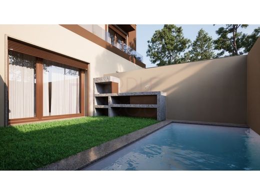 Semidetached House in Seixal, Distrito de Setúbal