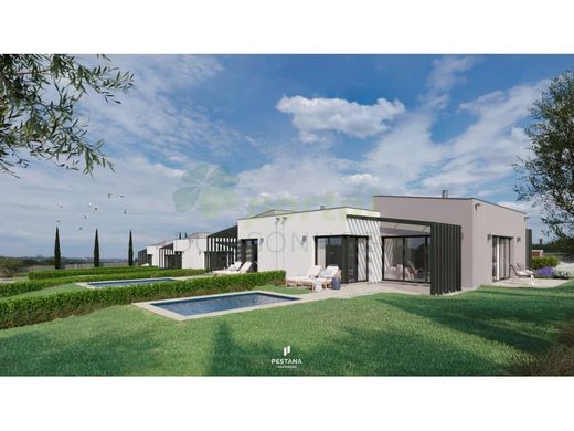 Смежная Вилла, Silves, Distrito de Faro