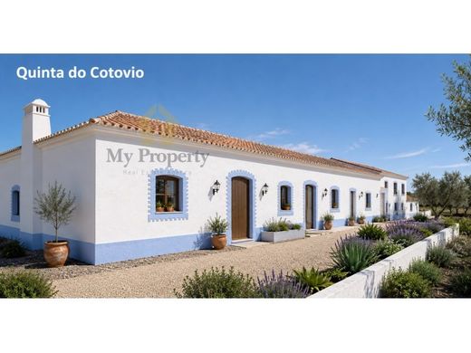 Landhaus / Bauernhof in Albufeira, Distrito de Faro