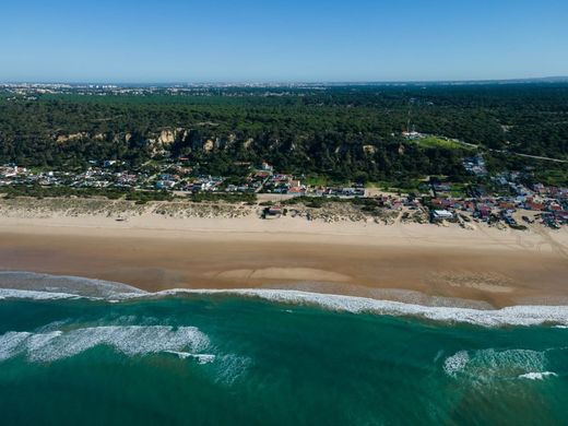منزل ﻓﻲ Charneca de Caparica, Almada