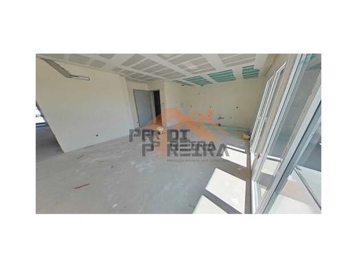 Loures, Distrito de Lisboaのアパートメント