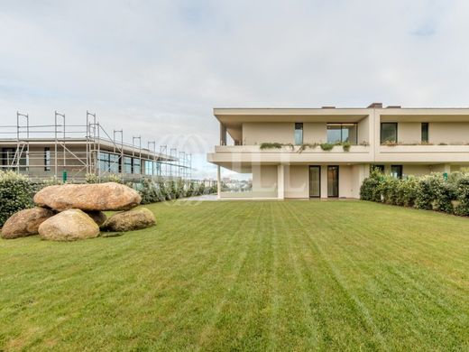 Semidetached House in Vila Nova de Gaia, Distrito do Porto