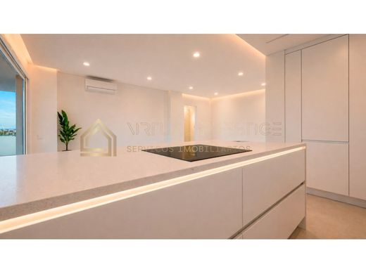 Apartment in Charneca de Caparica, Almada