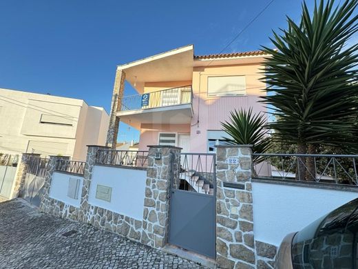 Einfamilienhaus in Seixal, Distrito de Setúbal