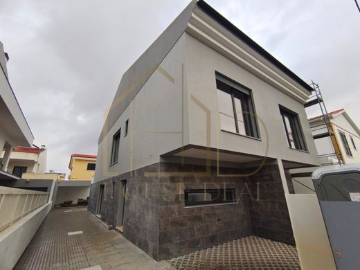 Элитный дом, Seixal, Distrito de Setúbal
