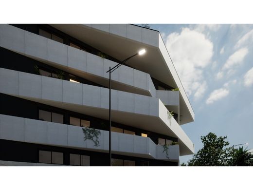 Apartment / Etagenwohnung in Espinho, Distrito de Aveiro