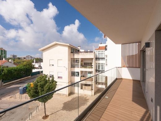 Apartment / Etagenwohnung in Cascais, Lissabon
