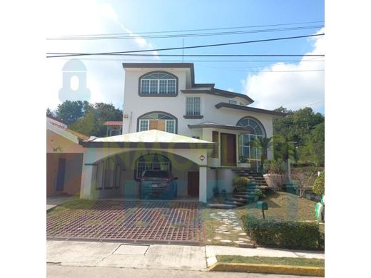 Πολυτελή κατοικία σε Poza Rica de Hidalgo, Estado de Veracruz-Llave