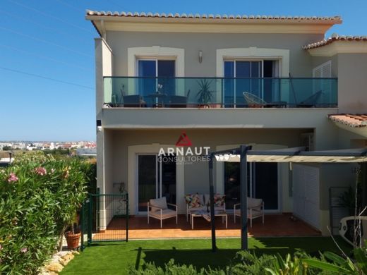 Apartment / Etagenwohnung in Portimão, Distrito de Faro