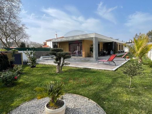 Einfamilienhaus in Caldas da Rainha, Distrito de Leiria