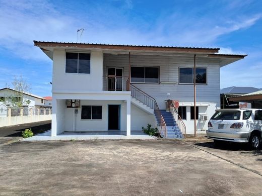 Vrijstaand huis in Kuala Belait, Belait