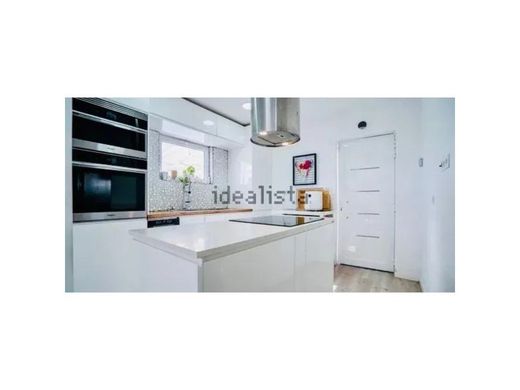 منزل ﻓﻲ Charneca de Caparica, Almada