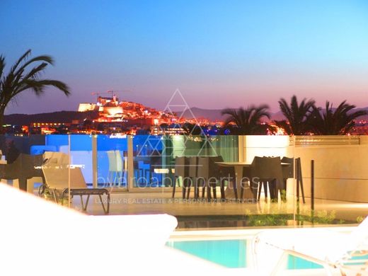 Villa Plurifamiliare a Santa Eulària des Riu, Isole Baleari