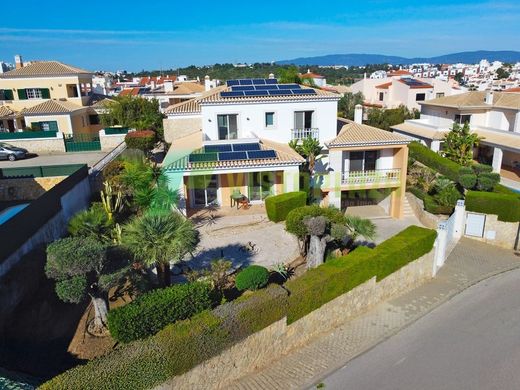 Vrijstaand huis in Portimão, Distrito de Faro