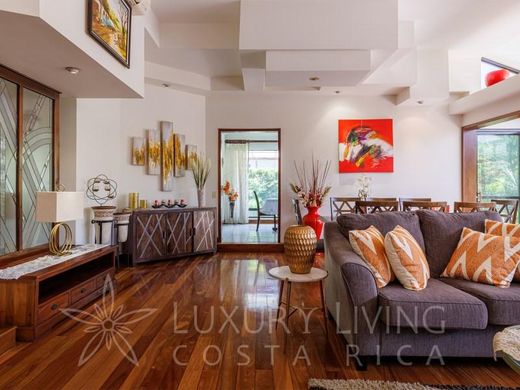 Luxury home in Santa Ana, Provincia de San José
