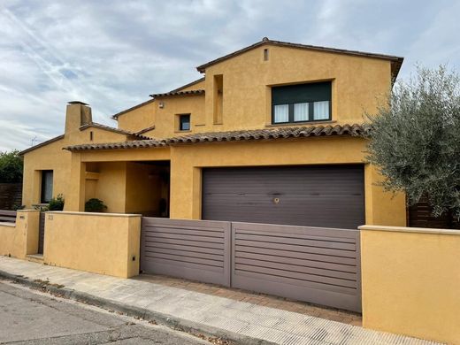 Luxury home in La Bisbal d'Empordà, Province of Girona