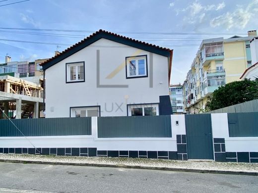 Detached House in Sintra, Lisbon