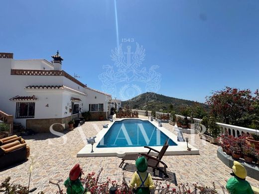 Villa in Sayalonga, Malaga