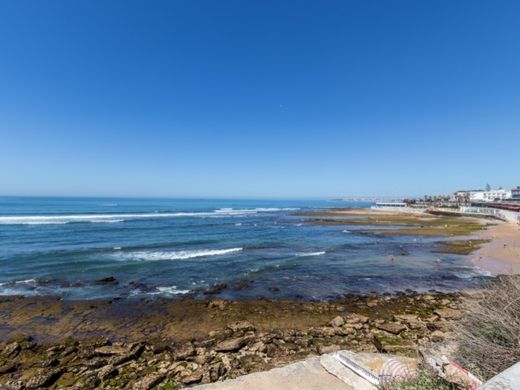 Apartment / Etagenwohnung in Cascais, Lissabon