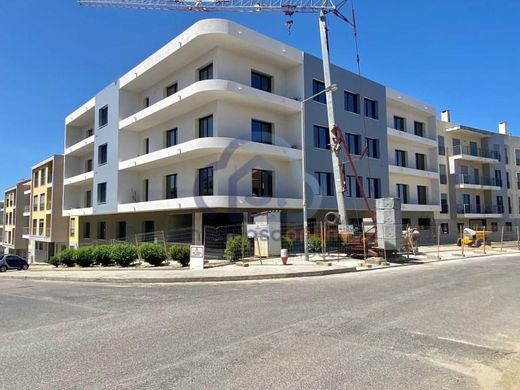 Apartment / Etagenwohnung in Mafra, Lissabon