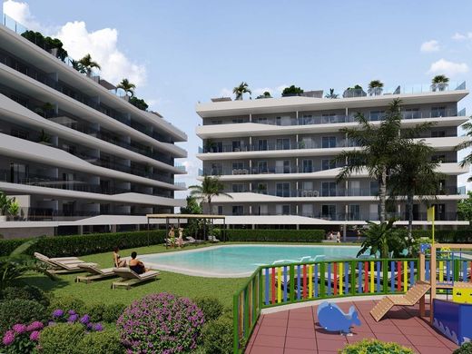 Apartment / Etagenwohnung in Santa Pola, Alicante