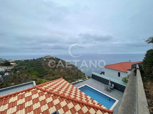 Luxury home in Ribeira Brava, Madeira