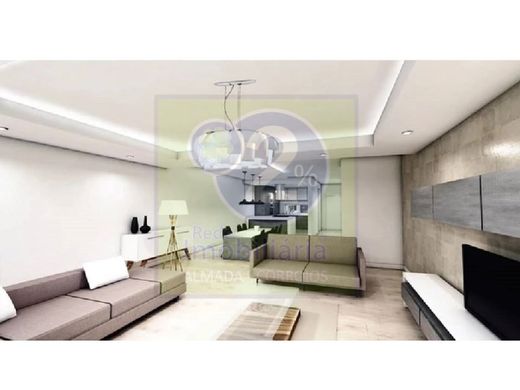 Detached House in Charneca de Caparica, Almada