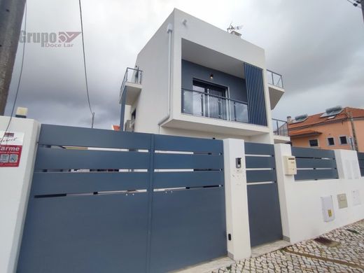 Semidetached House in Sesimbra, Distrito de Setúbal