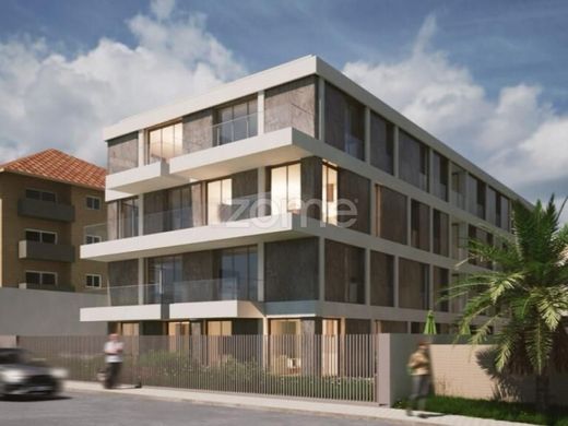 Apartment / Etagenwohnung in Vila Nova de Gaia, Distrito do Porto