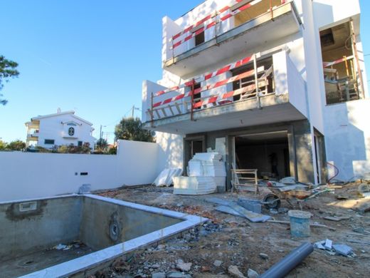 Luksusowy dom w Charneca de Caparica, Almada