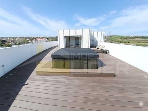 Двухуровневые апартаменты, Lourinhã, Distrito de Lisboa
