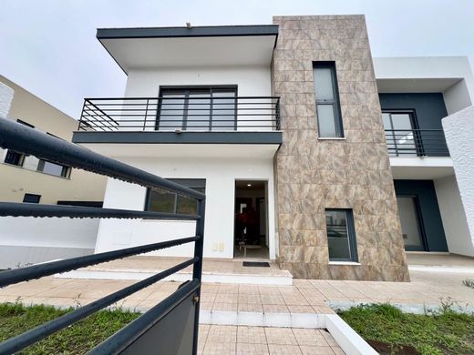 Casa Unifamiliare a Almada, Distrito de Setúbal