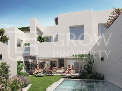 Смежная Вилла, Лола, Loulé