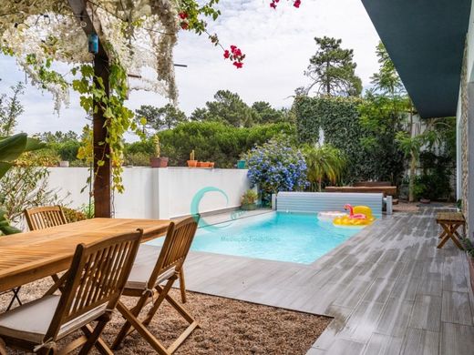 Casa Independente - Aroeira, Almada