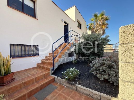 Semidetached House in Granadilla de Abona, Province of Santa Cruz de Tenerife
