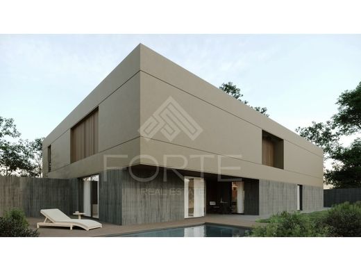 Luxus-Haus in Santa Maria da Feira, Distrito de Aveiro