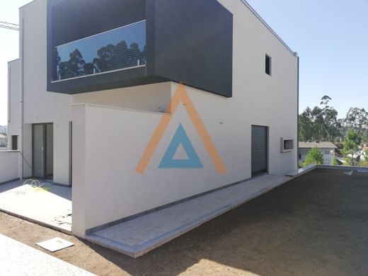 Semidetached House in Santa Maria da Feira, Aveiro