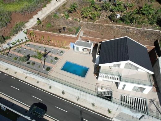 Luxury home in Calheta, Madeira