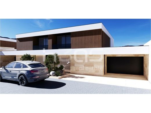 Semidetached House in Vila Verde, Distrito de Braga